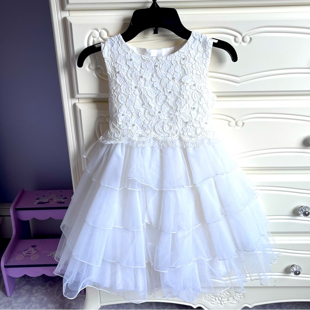 Alice Pi Little Girls Ivory Lace / Tulle Flower Girl / Communion Dress.  Size 4